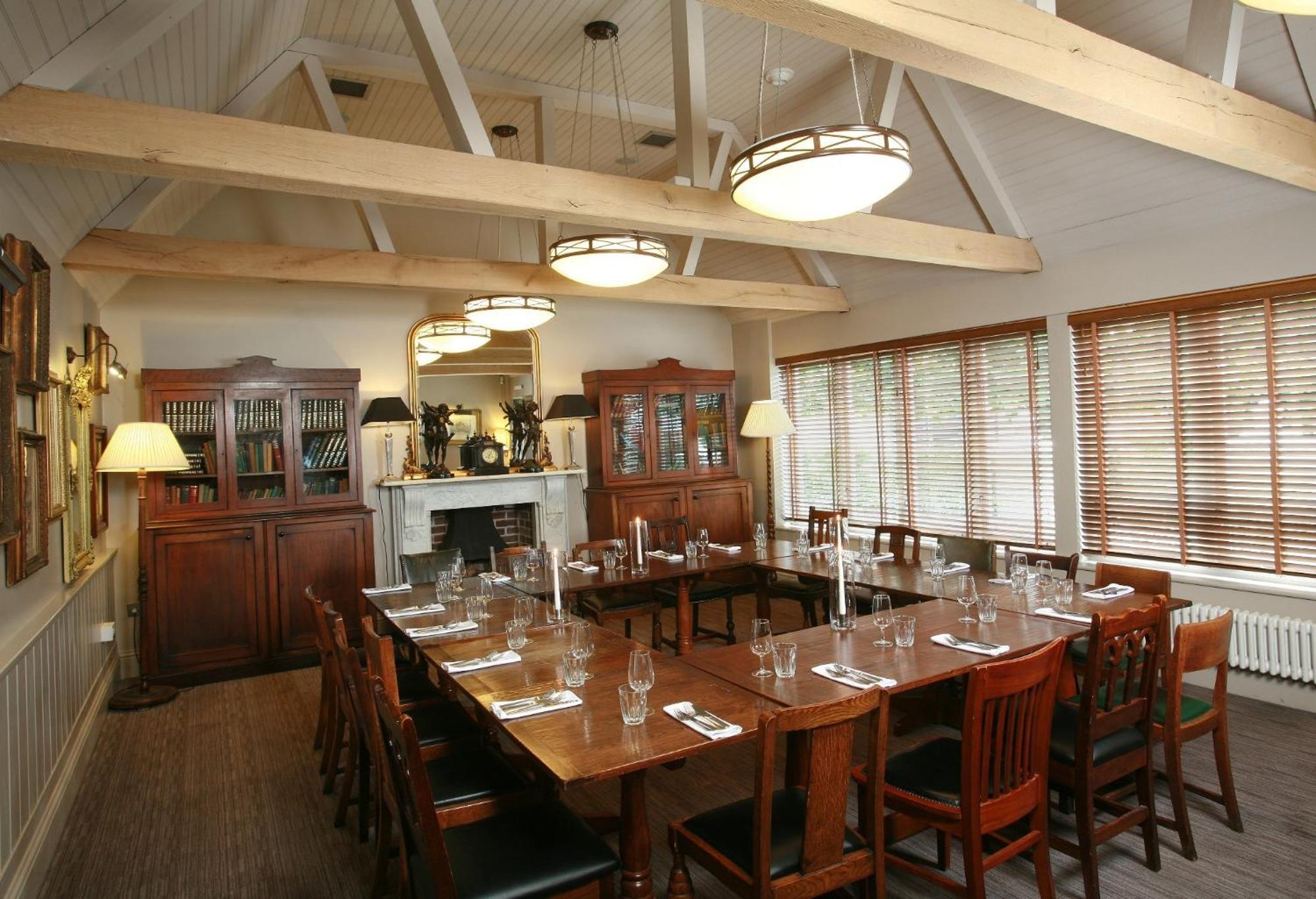 The Lion Inn Chelmsford Exterior photo